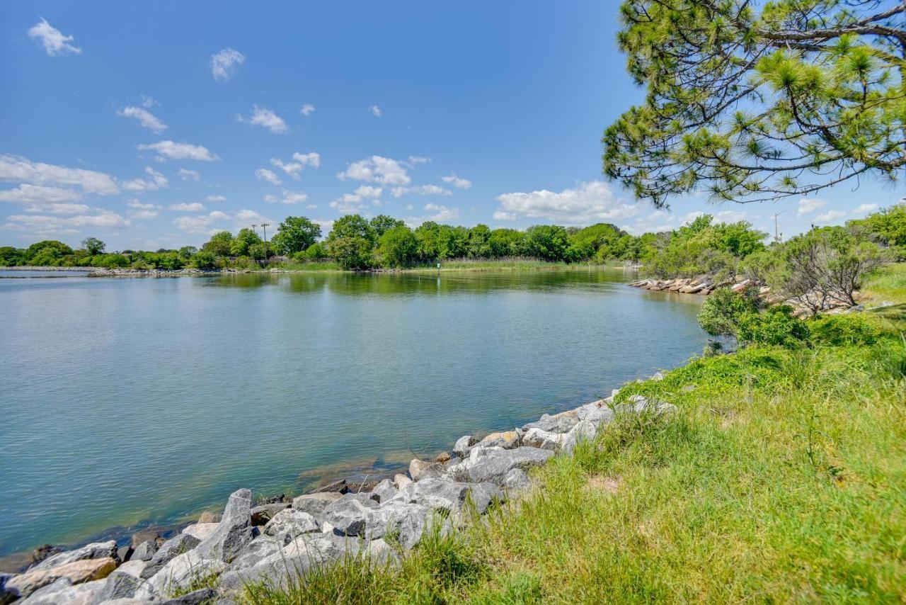 Charming Newport News Cottage Less Than 1 Mi To Ocean! Hampton Exterior foto